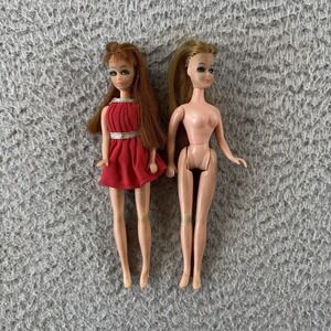 Vintage Topper Dawn Dolls (2) And Dress 1970 Hong Kong